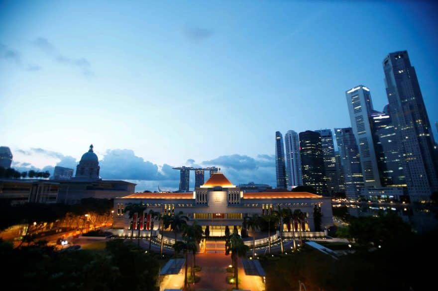 Samtrade FX在新加坡面临调查，3人被捕-第1张图片
